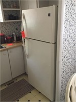 Kenmore refrigerator/freezer NO ice maker