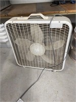 Aero speed white box fan