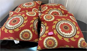 V - ACCENT PILLOW LOT OF FOUR (D40)