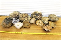 Large lot of geodes