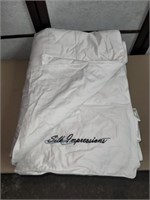 Silk impressions twin bed spread good condition