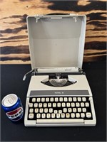 Vintage Royal Mercury Typewriter