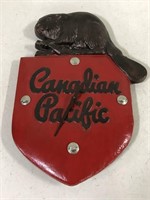 CANADIAN PACIFIC  SHIELD BEAVER BATTERY CLOCK