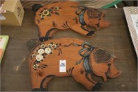 WOODEN PIGS