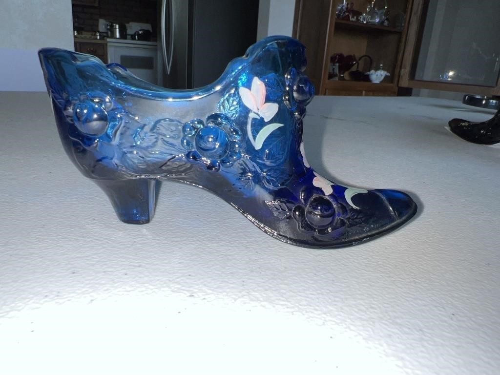 Fenton hand painted shoe 6in long