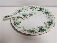 Cake Plate and Serving Utensil 10.5"