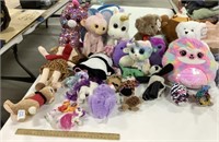 Stuffed animals lot