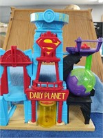 Superman/Clark Kent's Toy Daily Planet - 13" x