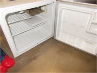 Garage or Dorm Refrigerator
