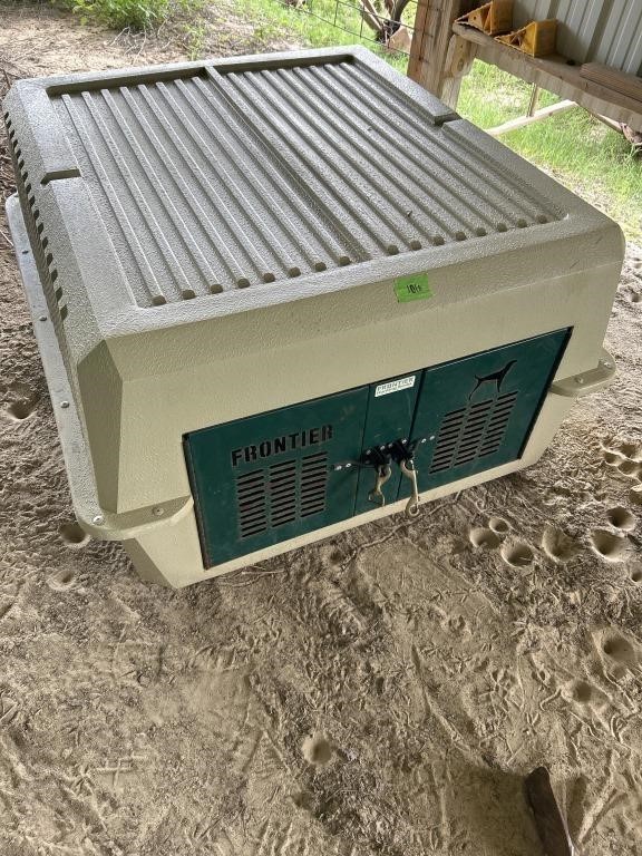 Frontier dog kennel