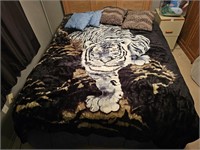 White Tiger Plush Blanket, Decorative Pillows