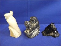 (3) Figurines