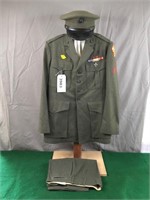 WW2 USMC Corporal W/Insignia Uniform-Jacket,
