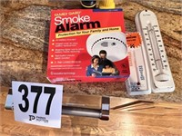 Thermometer, Smoke Alarm(Kitchen)