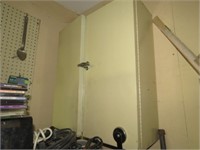 2 DOOR WALL CABINET - BRING TOOLS TO REMOVE