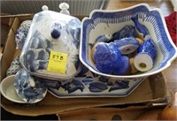 TRAY OF BLUE AND WHITE, COYS, MISCELLANEOUS