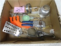 Kitchen Utensil Lot