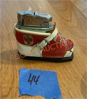 Vintage sneaker lighter