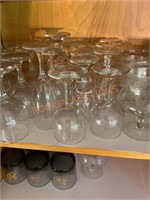 Miscellaneous glassware lot