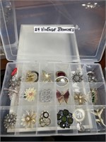 Vintage Brooches 24