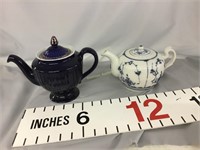 Wedgewood and Hall teapots