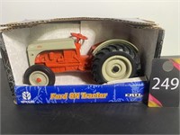 ERTL Ford 8N  New Holland Die Cast Tractor