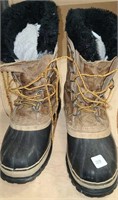 Sorel Boots 
Size 10