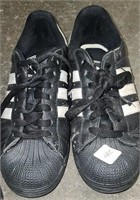Adidas Shoes
Size 6.5