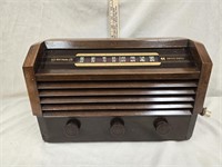 Vintage RCA Victor USA Console Tube Radio