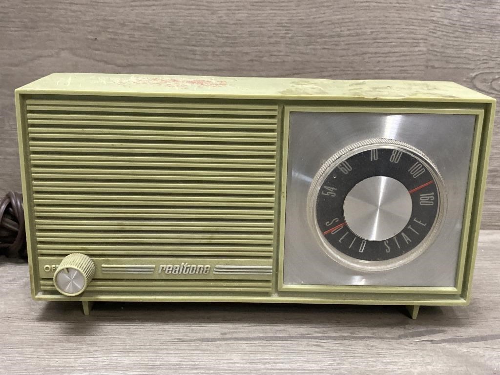 Real-Tone Solid State AM Radio - Tested & Works