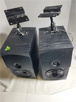 2 Energy speakers with moounting brackets