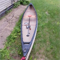 13' Mad River Canoe w/ Oar - No Holes