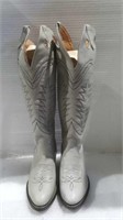 Size 5 b cowboy boots