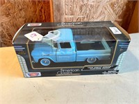 Die Cast Motor Max 1958 Chevy Apache Fleetside