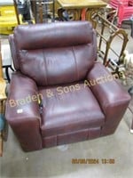 LIKE NEW ELECTRIC LEATHER RECLINER IN EXCELLENT