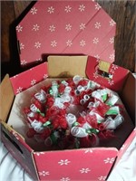 Cardboard Keeper Box w 2 Wreaths