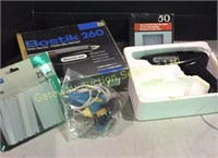 Bostitch Electric Glue Gun and Glue Sticks