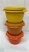 Vtg Tupperware bowls with lids