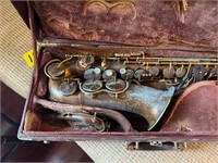 Saxophone (very old)