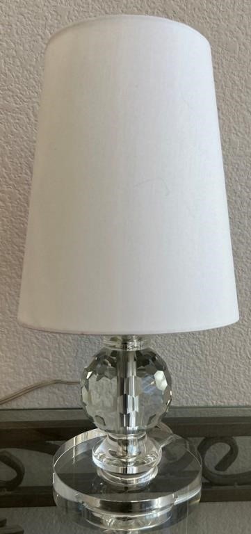 40 - TABLE LAMP W/ SHADE