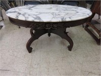 ORNATE CARVED MAHOGANY MARBLE TOP COFFEE TABLE