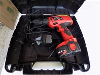 like new skil 14.4 screw gun with charger and baty