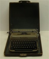 Manual Working REMINGTON Typewriter