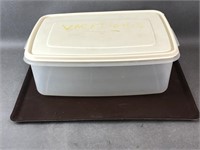 Rubbermaid Plastic Container & 1 Cookie Sheet