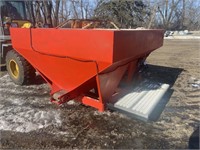 hydraulic drive fertilizer spreader, skid mount