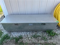 Aluminum Diamond Plate tool box 61”X21”X18”