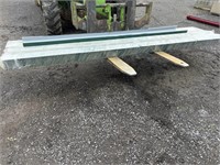 Lot: Green door trim