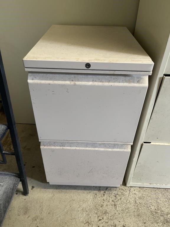 Rolling file cabinet