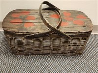 Vintage picnic basket 24in