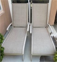 B - PAIR OF PATIO LOUNGE CHAIRS (Y14)
